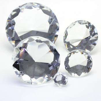 Deko Kristallglasdiamant im Facettenschliff