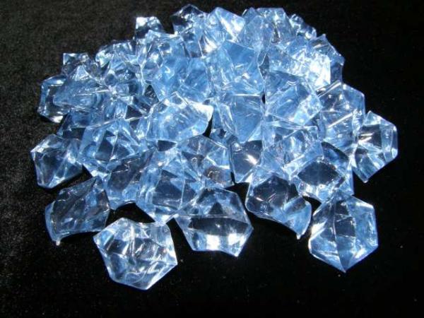 Hellblaue Dekosteine Streudeko aus Acryl